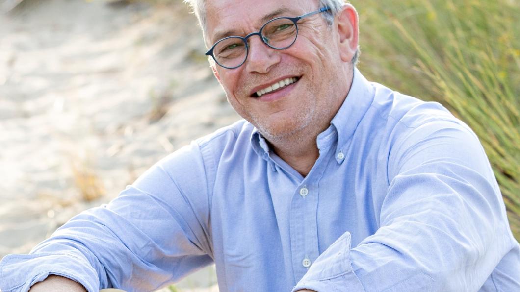 Louis Koppel maakt zich sterk voor arbeidsgehandicapten en is van plan dat de komende vier jaar namens GroenLinks Noordwijk ook te blijven doen. Louis Koppel Foto Sandra Aartman.jpg