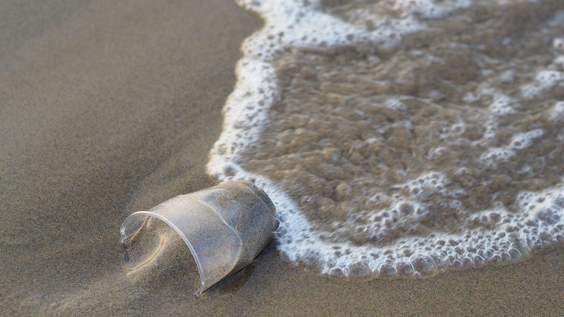 Plastic beker.jpg